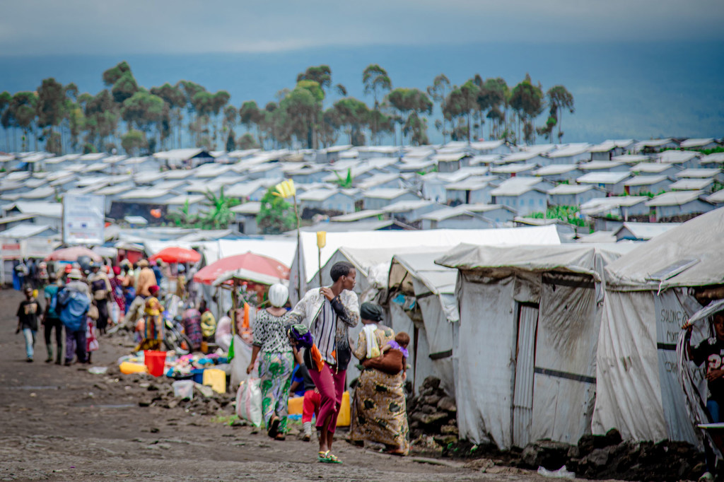 Familias en un campo de desplazados internos en las afueras de Goma, en Kivu Norte, al este de la República Democrática del Congo.